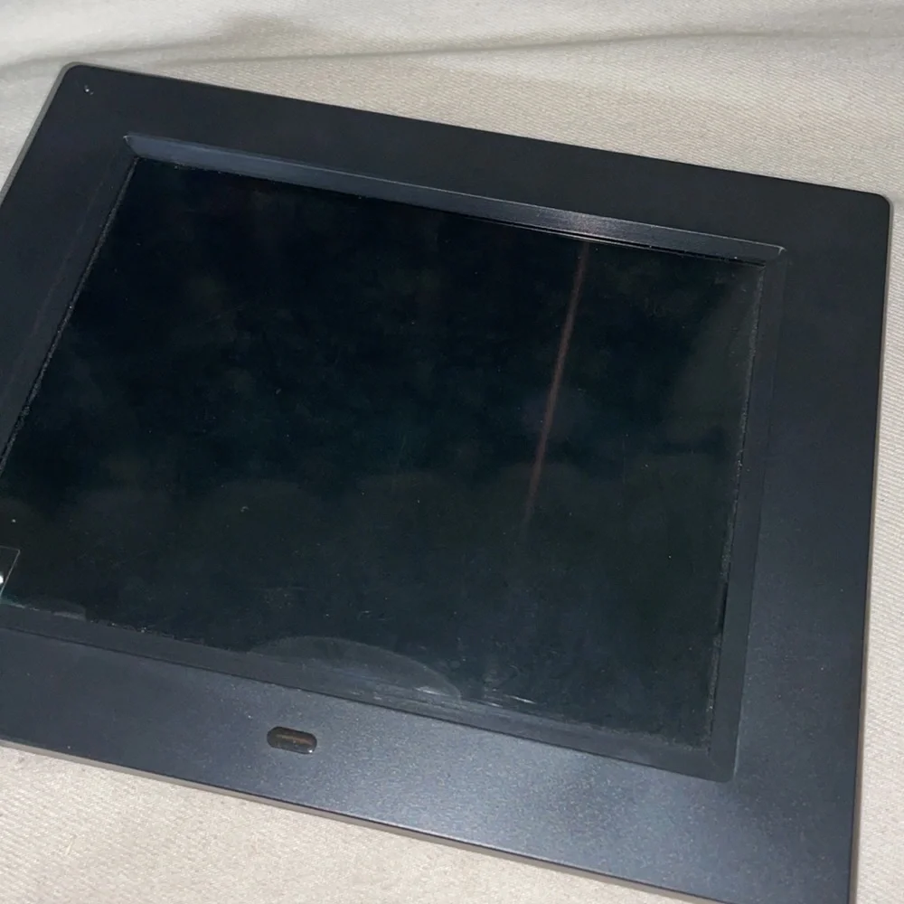 New open box but never used HP 8” Digital Picture Frame